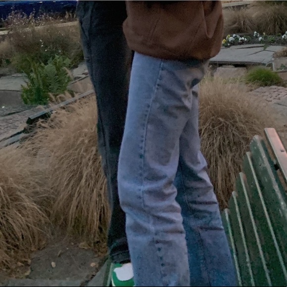 Brandy Melville Feanne Jeans - Picture 2 of 2